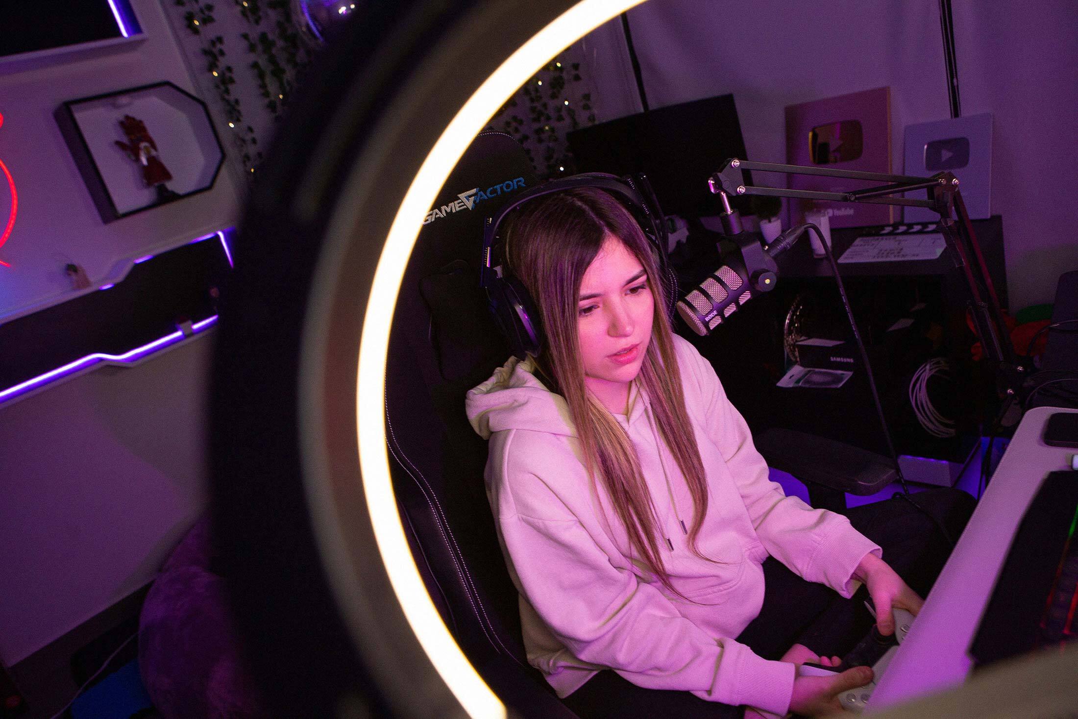 Twitch Streamers Are Increasingly Women, and They're Gaining Big Audiences  - Bloomberg