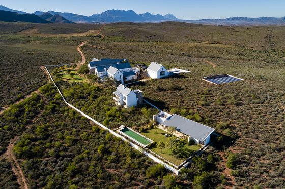 A 1,200-Acre South African Nature Preserve Offers Safari Living