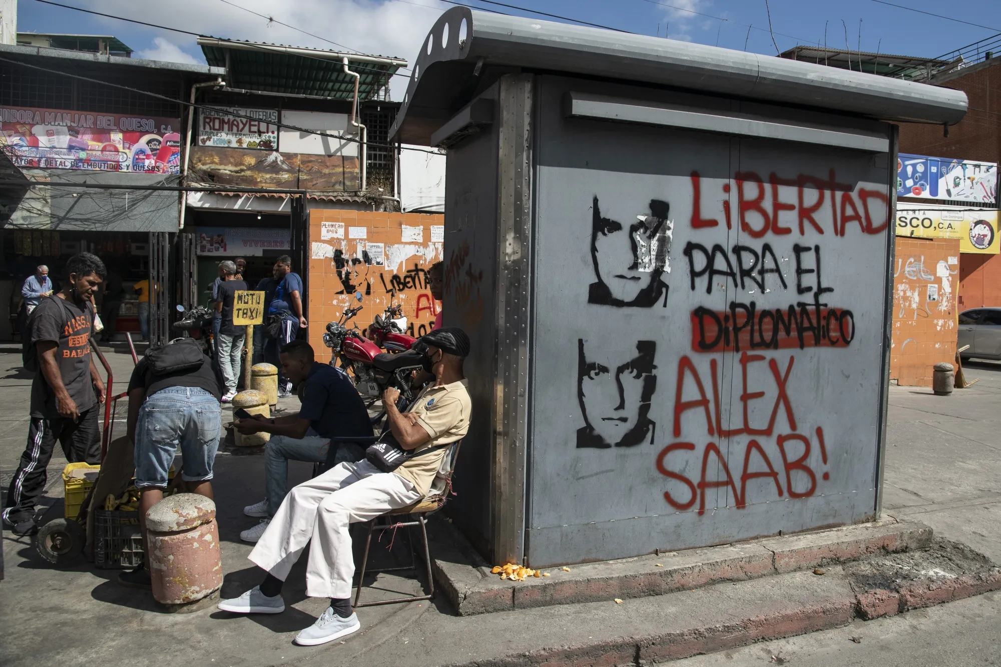 Graffiti that reads in Spanish "Freedom For The Diplomat Alex Saab" in Caracas, on Feb. 4.