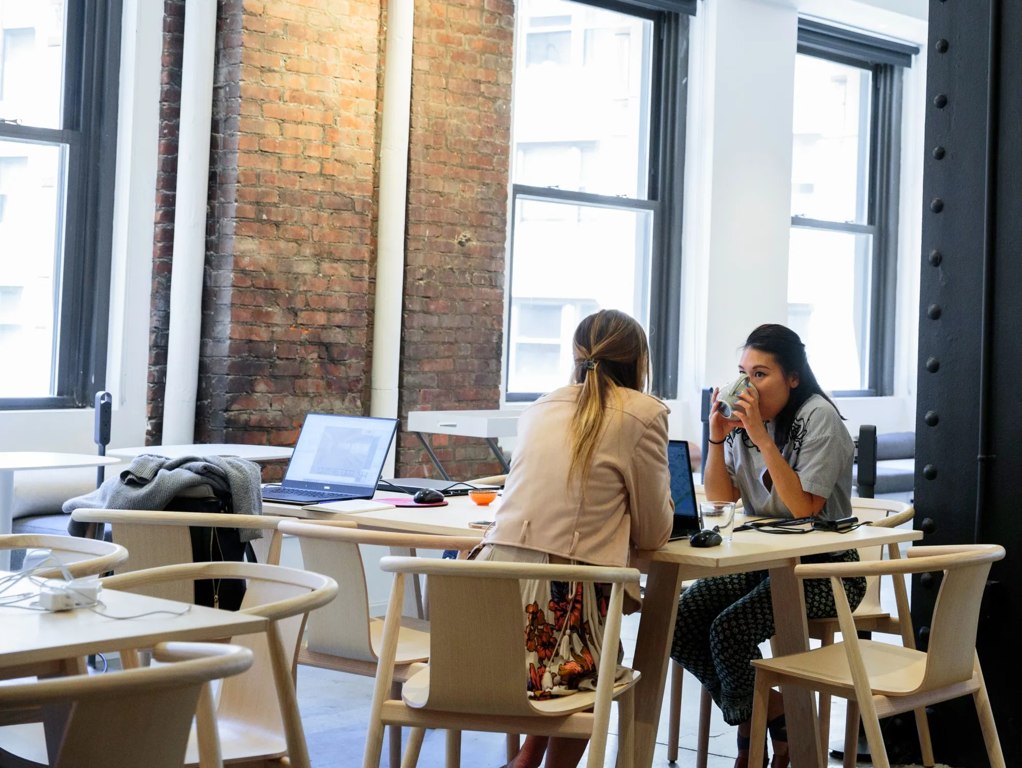 Why shouldn’t the office feel more like a coffee shop?