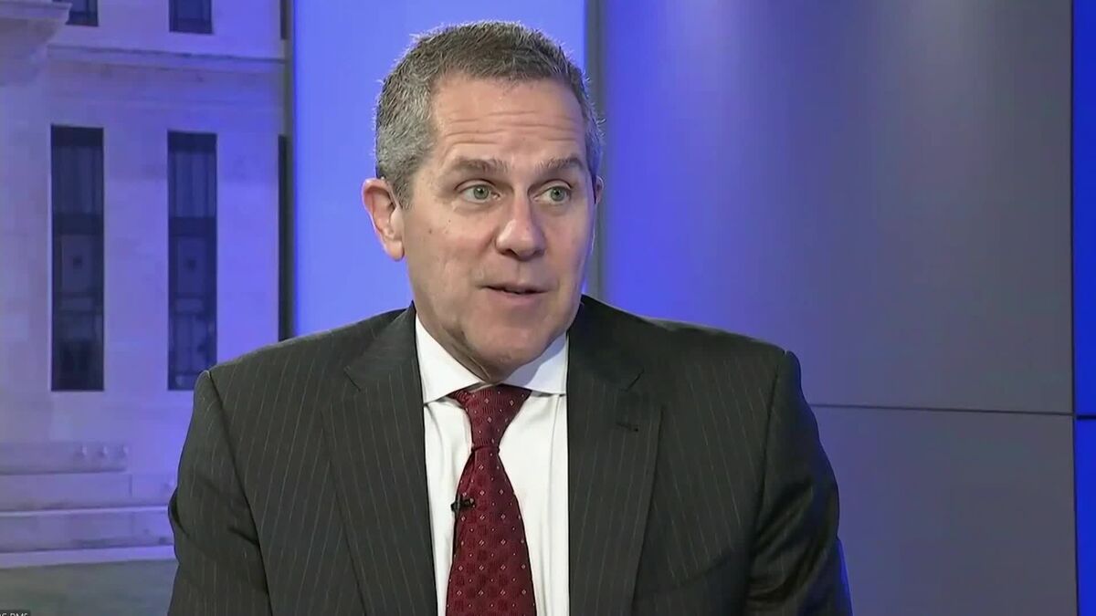 ⚫️ BLOOMBERG: "Il Governatore della Federal Reserve: Attenzione al Mercato del Lavoro e Lotta all'Inflazione"