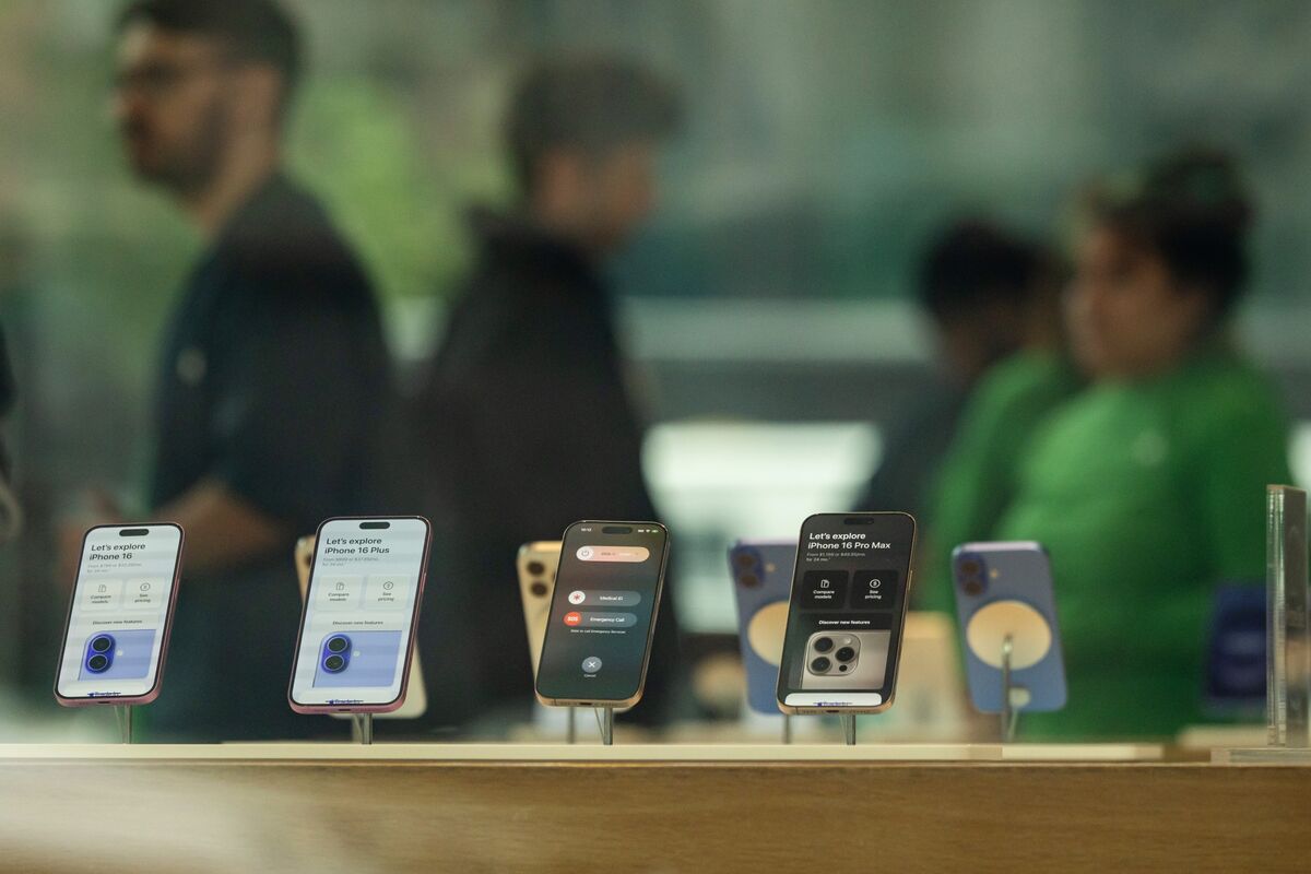 Apple's India iPhone Exports Exempt from Trump's 25% Tariffs