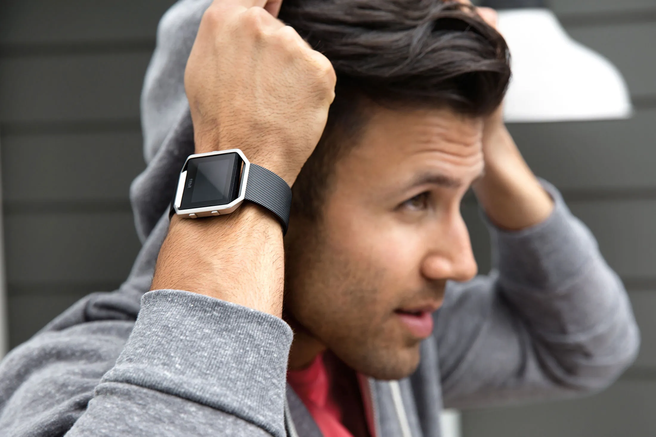 Fitbit Blaze Wearables Giant Takes on Apple Watch Bloomberg