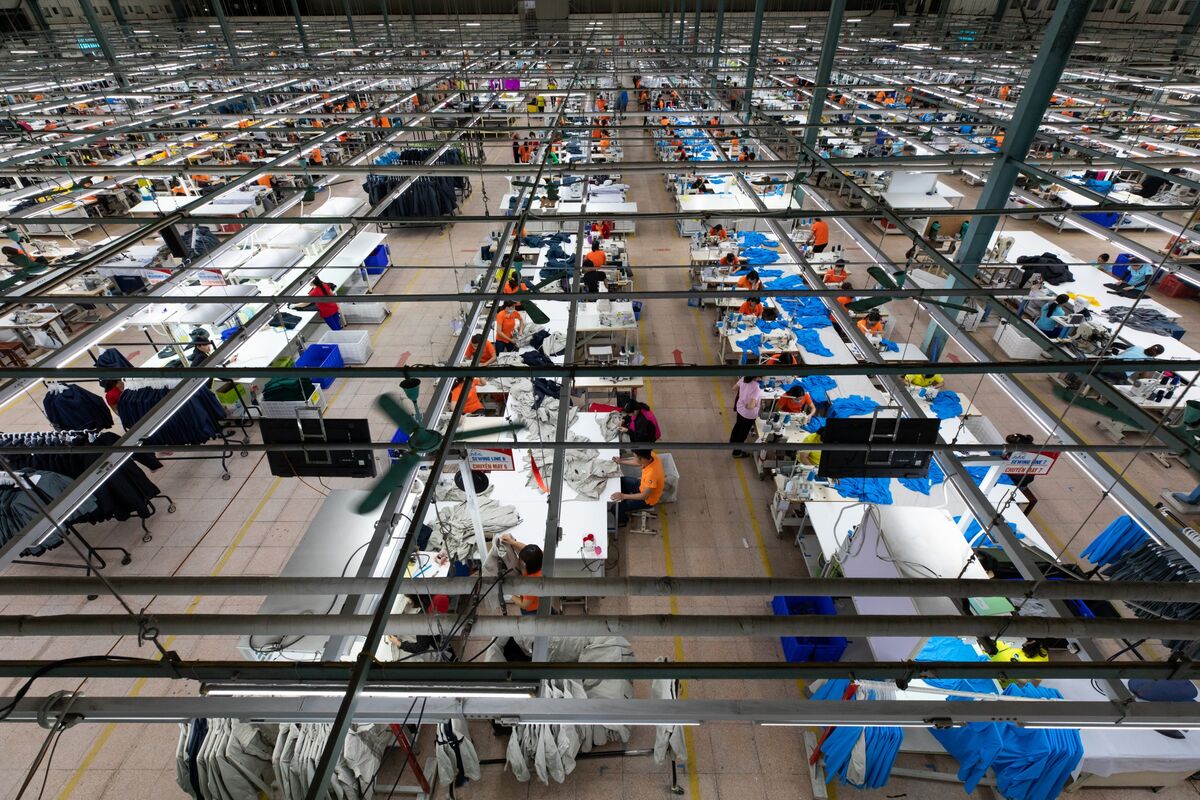 中国の工場は「必死」、米小売り調達先変更で-ウォルマート取引先 Bloomberg 中国の工場は「必死」、米小売り調達先変更で-ウォルマート取引先 Bloomberg
