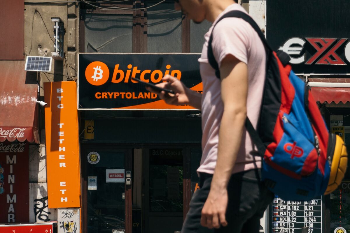 アルトコイン中心に仮想通貨が下落、ビットコインは一時２万ドル割れ - Bloomberg