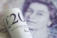 Pound Rises as U.K. Sales Jump More Than Forecast, Gilts Fall