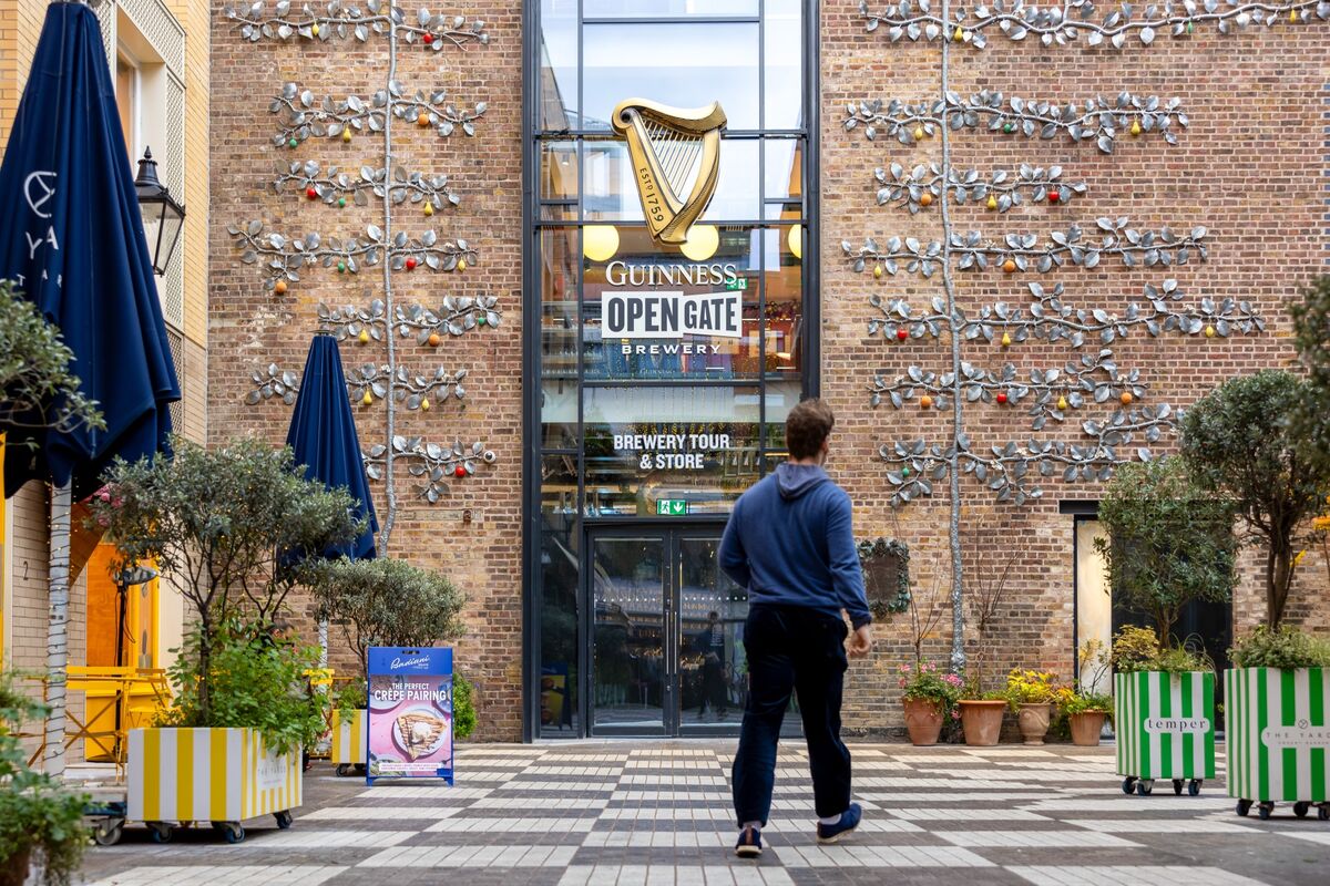 assets.bwbx.io image