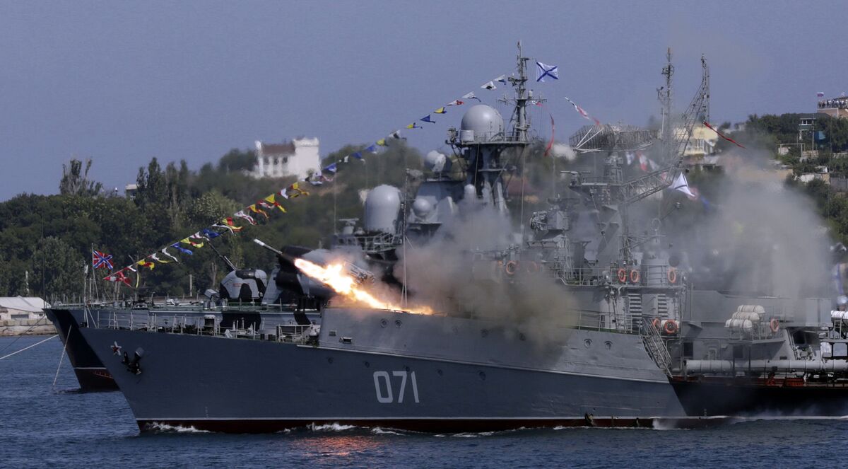 Russian Warship Crimea: Ukraine Strikes Force Putin to Relocate Ships ...