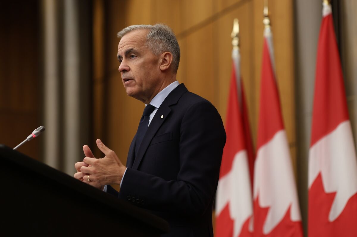 Carney Visits Ukraine as Canada Weighs Sending Soldiers to Aid in Peacekeeping