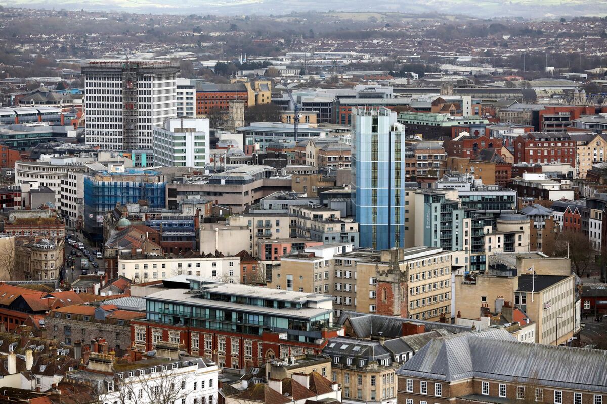 bloomberg.com - Meg Short - Wealth Club Offers Private Markets Funds to UK Pension Savers