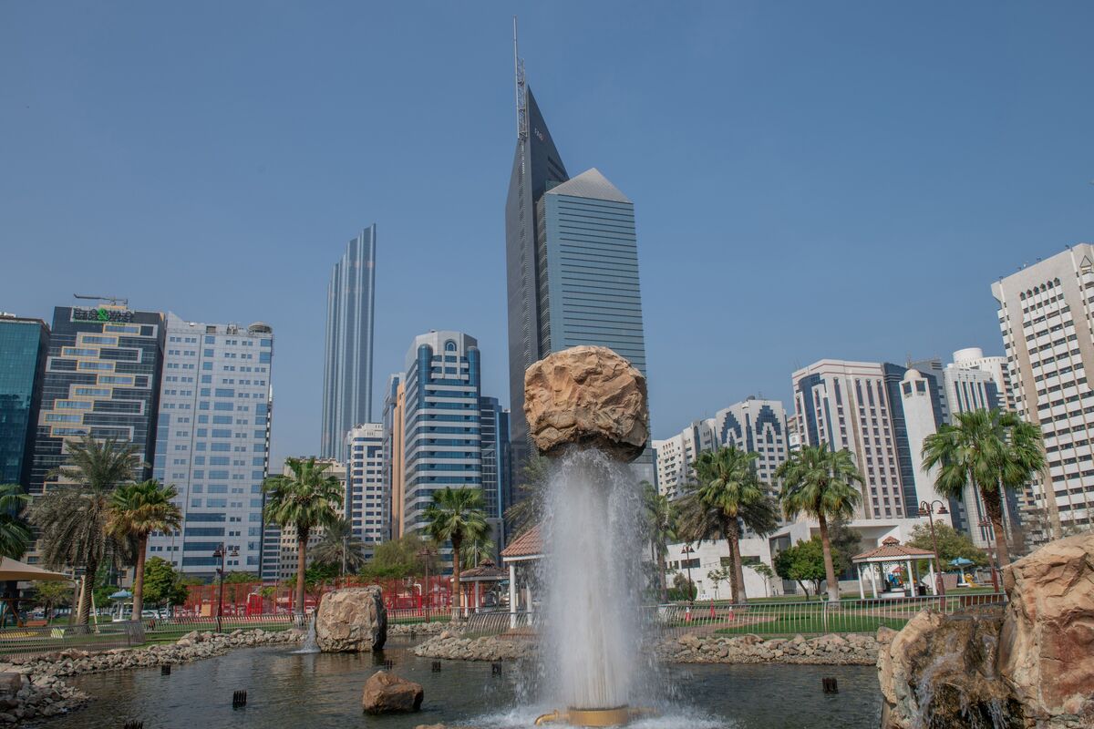 Dubai’s Financial Hub Tops 10,000 Firms Despite War Risks