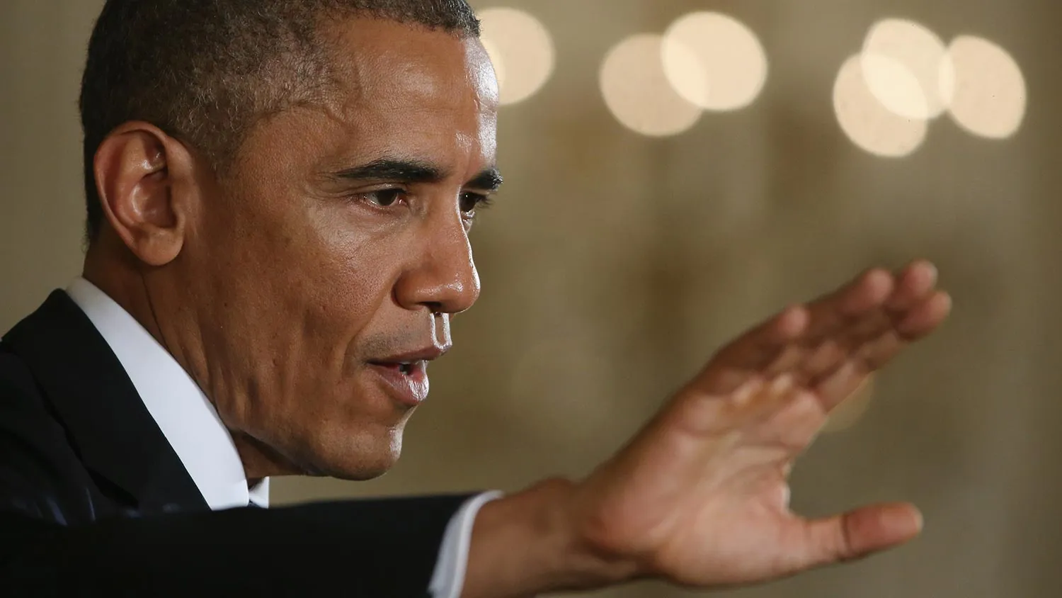 U.S. President Barack Obama speaks to the media during a news conference in the East Room a day after Democrats lost the US Senate Majority, November 5, 2014 in Washington, DC.
