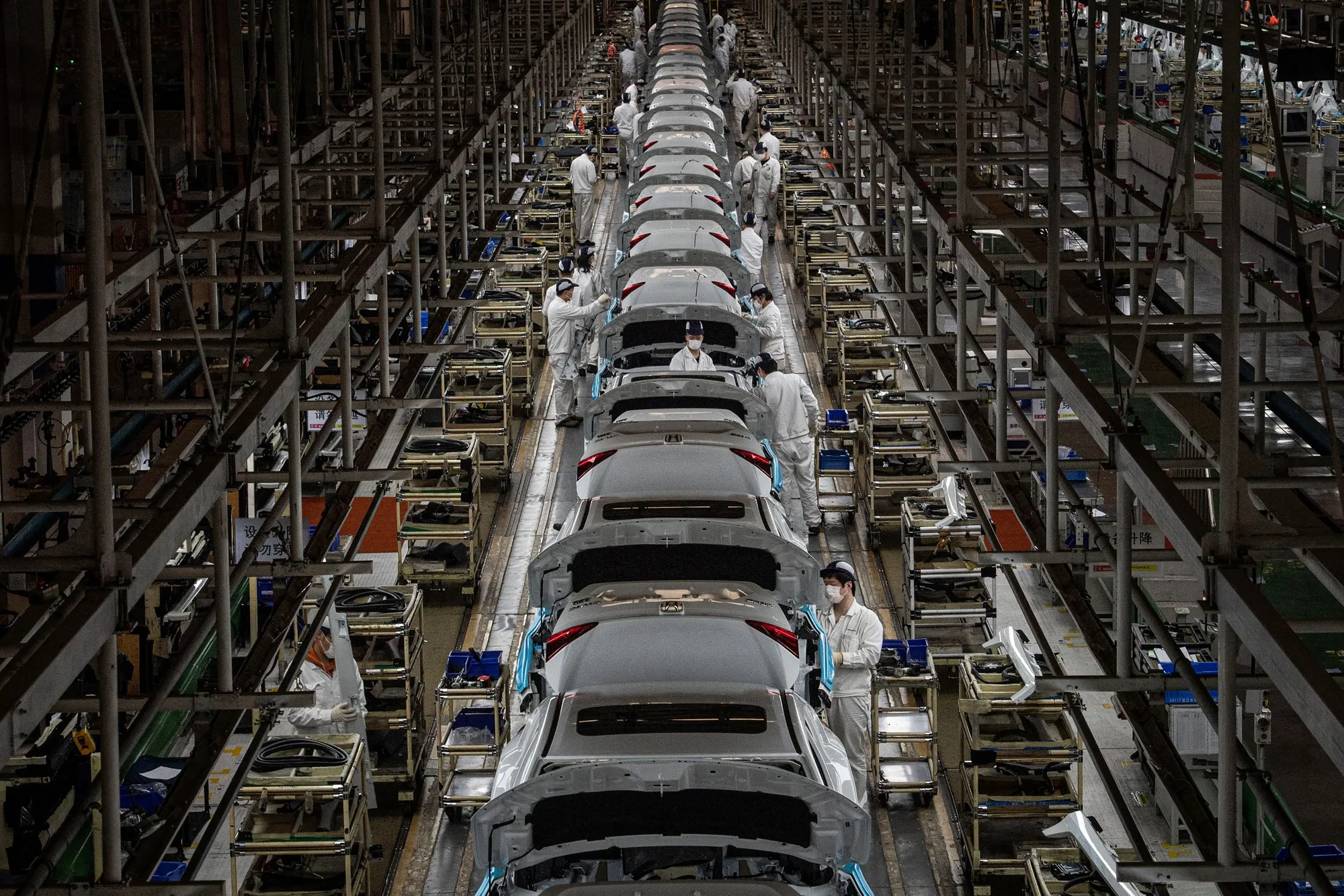 Employees at Dongfeng Honda&nbsp;assembly line in China's central Hubei province in 2020.&nbsp;