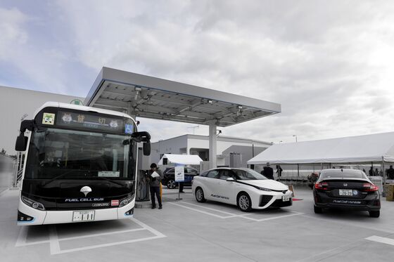 This Bus Filling Station Is Latest in Japan’s Hydrogen Quest
