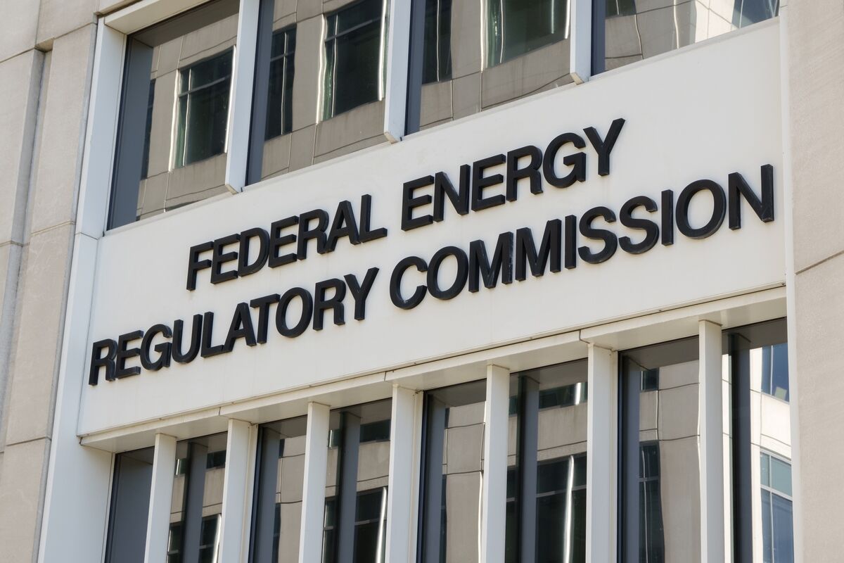 bloomberg.com - Jennifer A Dlouhy - Trump Energy Council's Latest Hire to Focus on Oil, Gas Projects