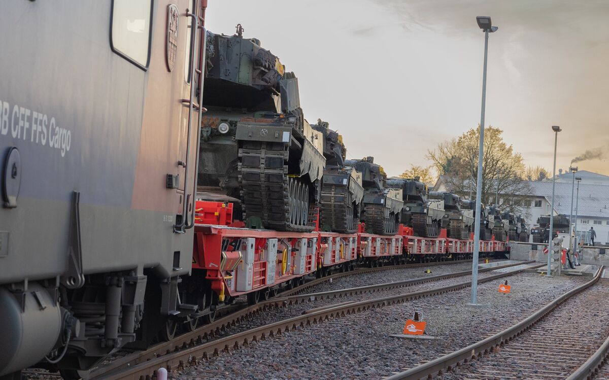 Apollo’s Head of European Credit Eyes Deals in Defense, AI