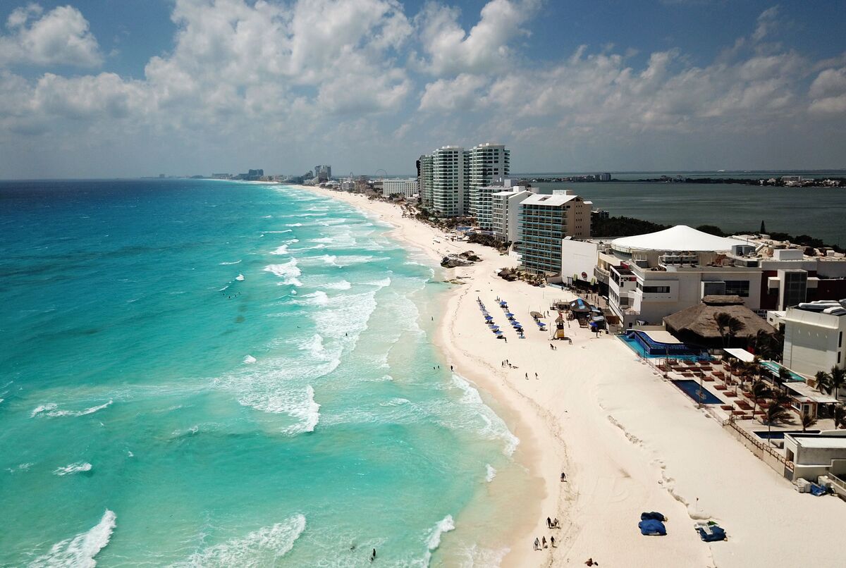 AMLO Claims Mexico Is Safer Than the US, Citing Cancun's Tourism Boom -  Bloomberg