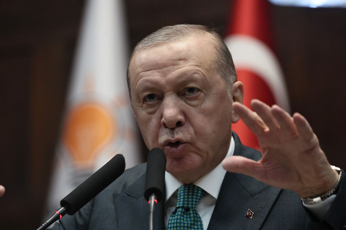Why Turkey’s Opposition Is Struggling to Break Erdogan’s Grip