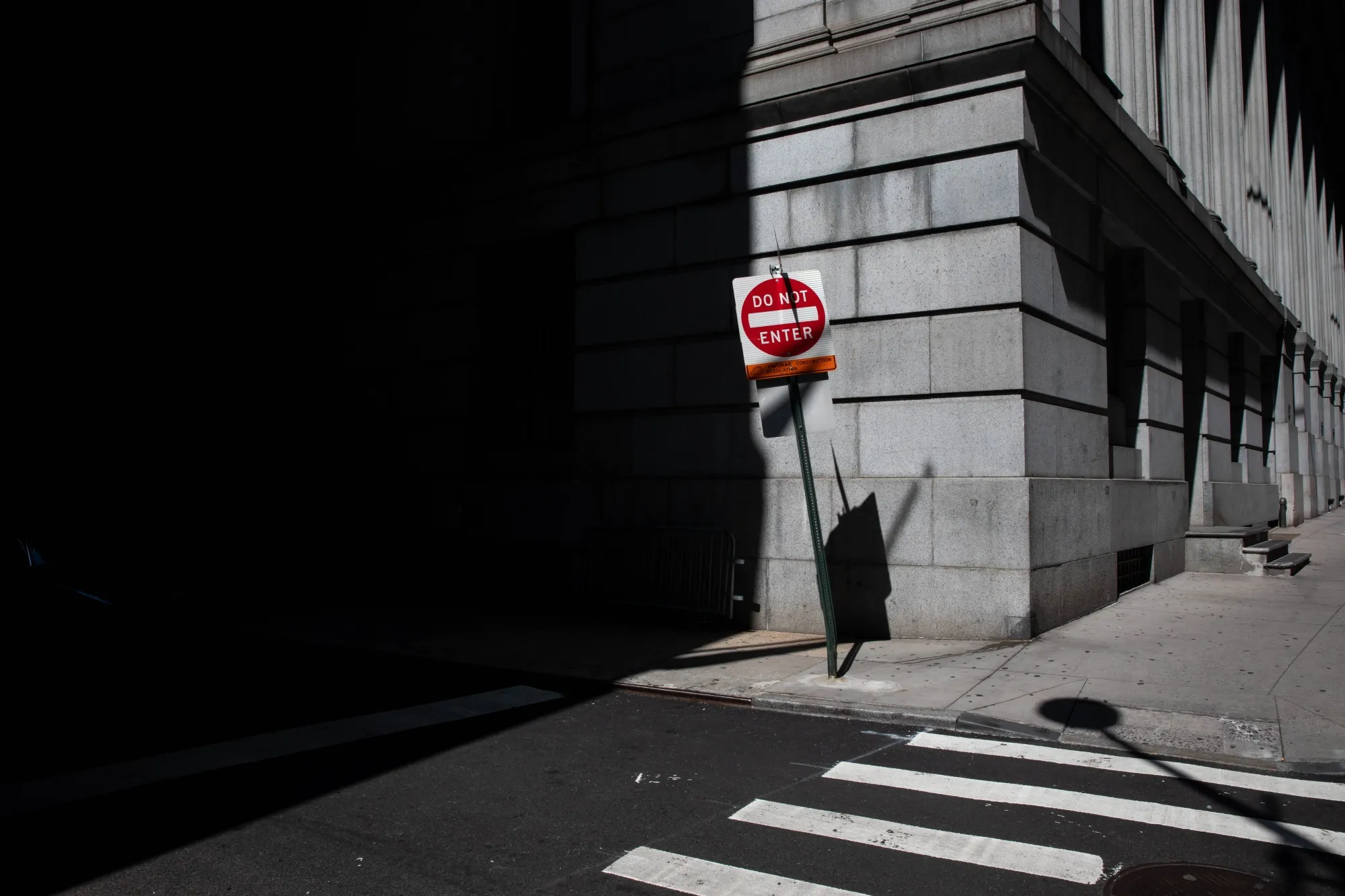 U.S. Stocks Fluctuate As Investors Keep An Eye On Washington