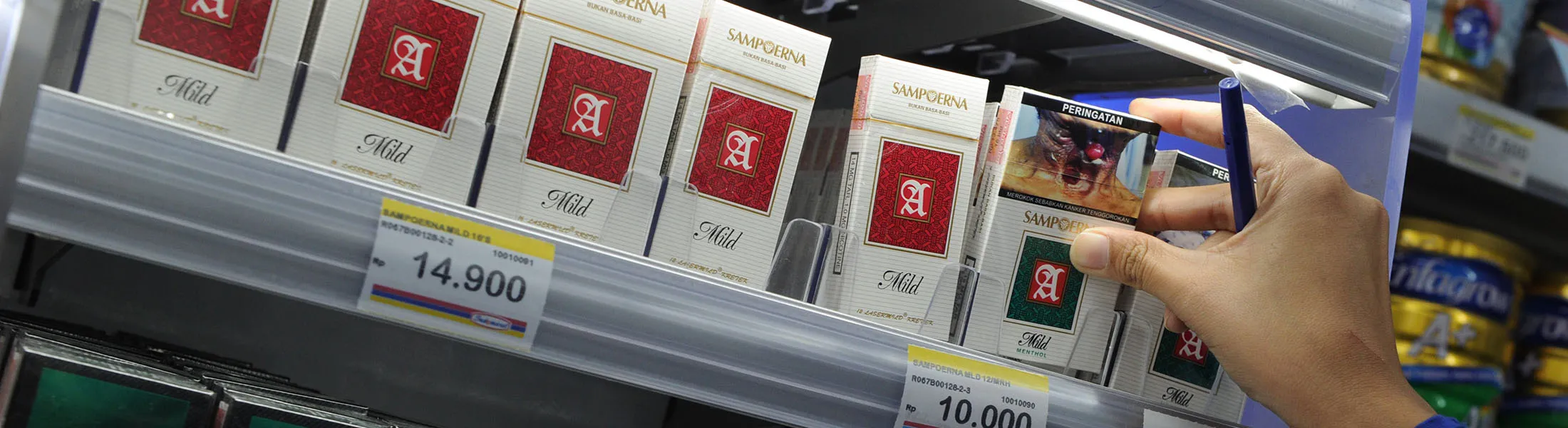 1501206426_indonesia cigarrette lede