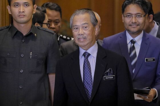 Malaysia Leader Faces Crucial Political Test in Budget Gamble