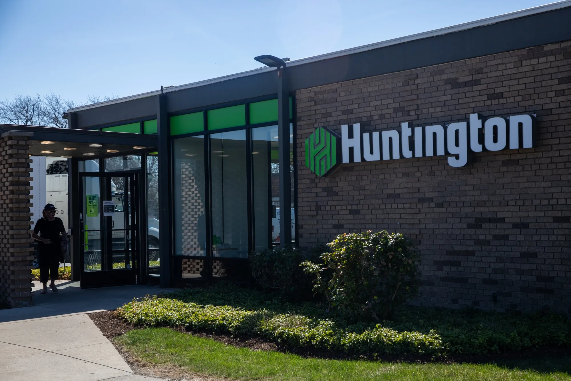 Huntington Bank Expands South Carolina Footprint to Mount Pleasant