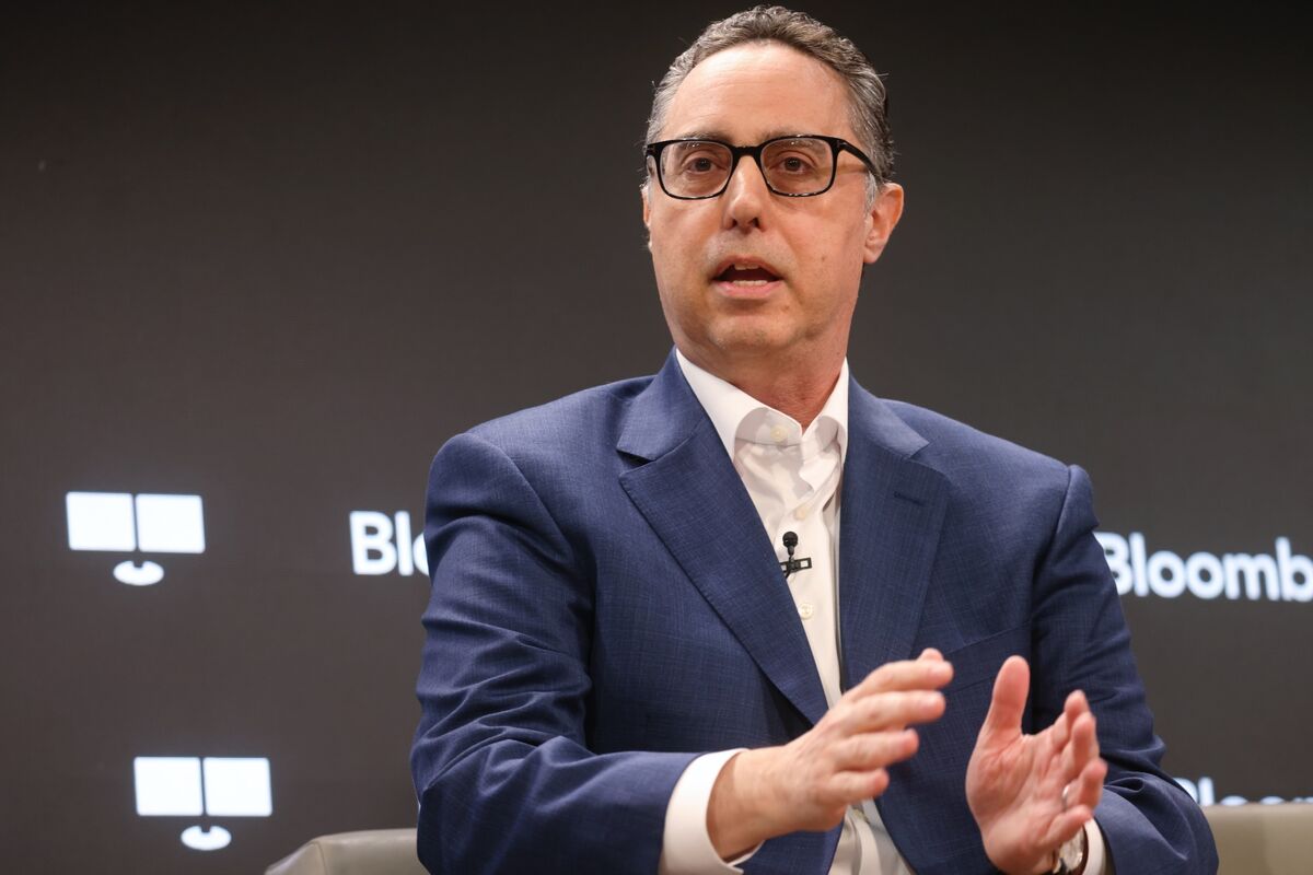 bloomberg.com - Caleb Mutua - DoubleLine, Oaktree Brace for Potential AI Pain