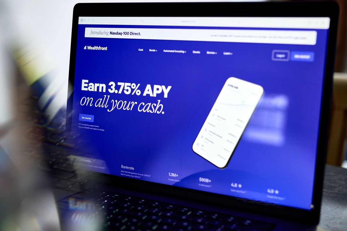 Robo-Adviser Wealthfront, Backers Raise $484.6 Million in IPO.