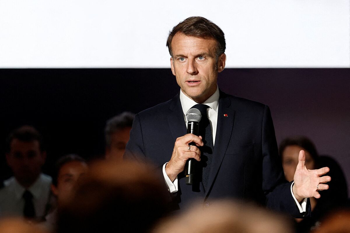 Macron Opens Iran Talks With Putin in First Call Since 2022