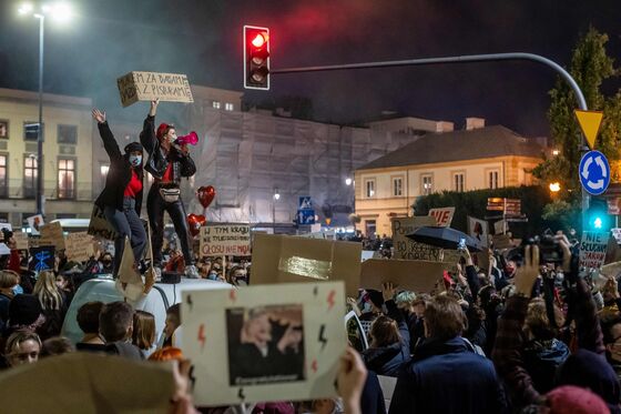 Poland Vows to Defend Churches From Pro-Choice ‘Nihilists’