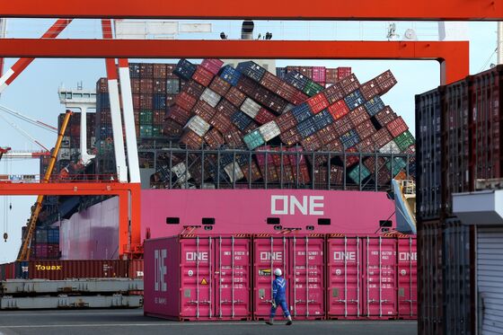 Shipping Containers Plunge Overboard as Supply Race Raises Risks