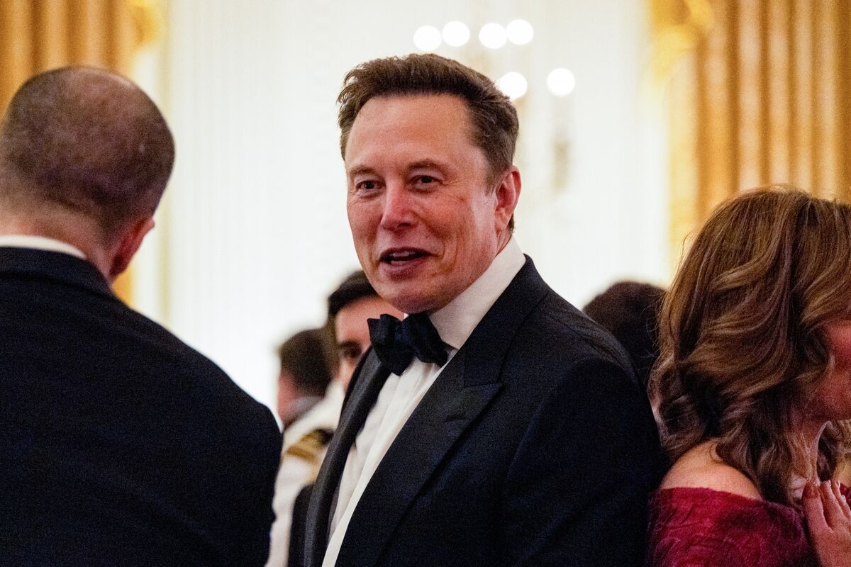bloomberg.com - Alisha Sachdev - Musk Attacks Unnamed Indian 'Oligarchs' for Locking Out Starlink