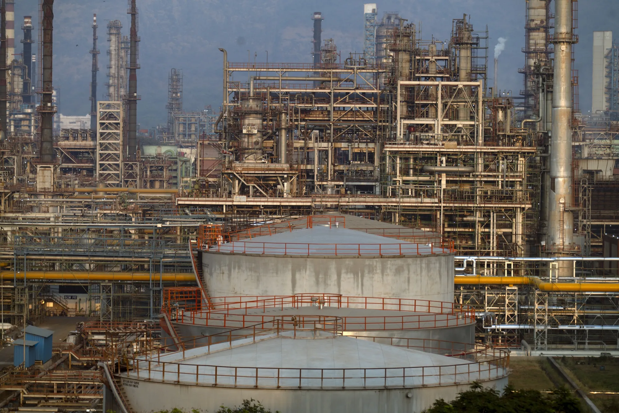 India Refiners Reap Fuel Export Windfall as War Drives Shortages - Bloomberg