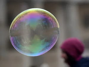GERMANY-STREET-ART-SOAP-BUBBLE
