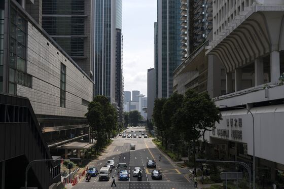 Singapore Braces for a Leap of Faith in Its Covid Strategy
