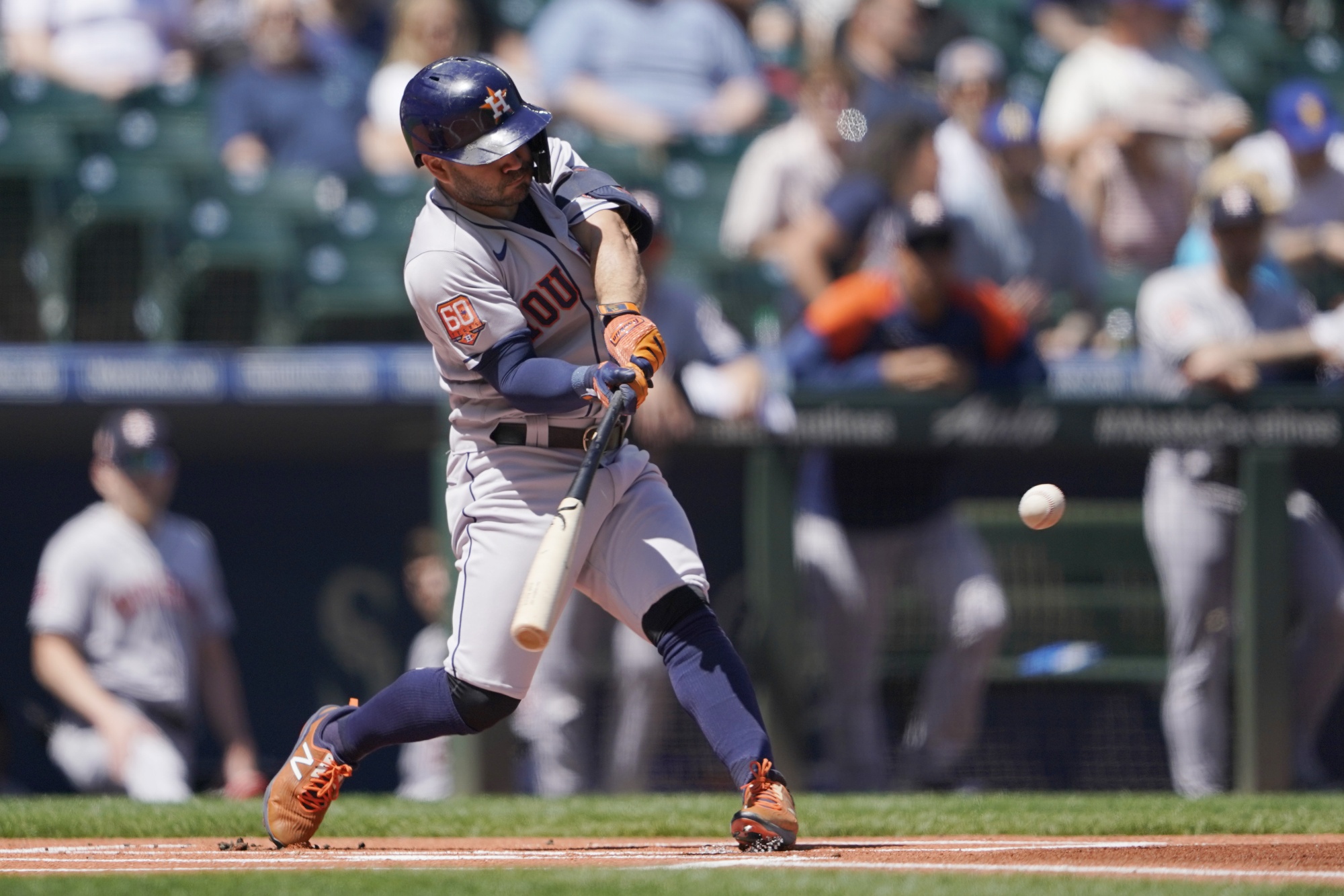 Astros Start Fast, Batter Ray for 3game Sweep of Mariners Bloomberg