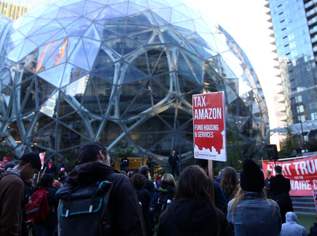 Amazon Heard Its Minimum Wage Critics. What About HQ2? - Bloomberg