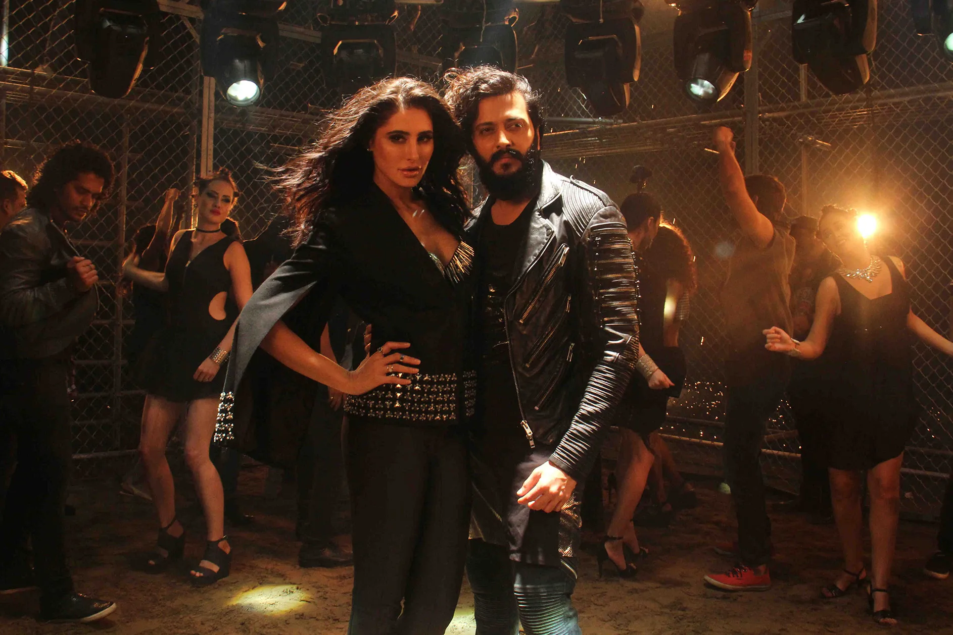Bollywood actors Riteish Deshmukh and Nargis Fakhri during a&nbsp;shoot for the Eros International film Banjo in 2016.&nbsp;
