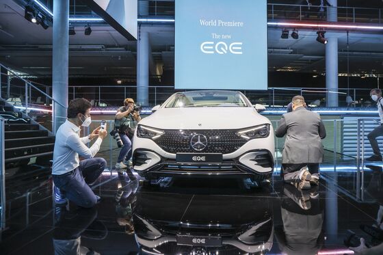 Mercedes Readies E-Class’s EV Sibling to Bolster Overhaul