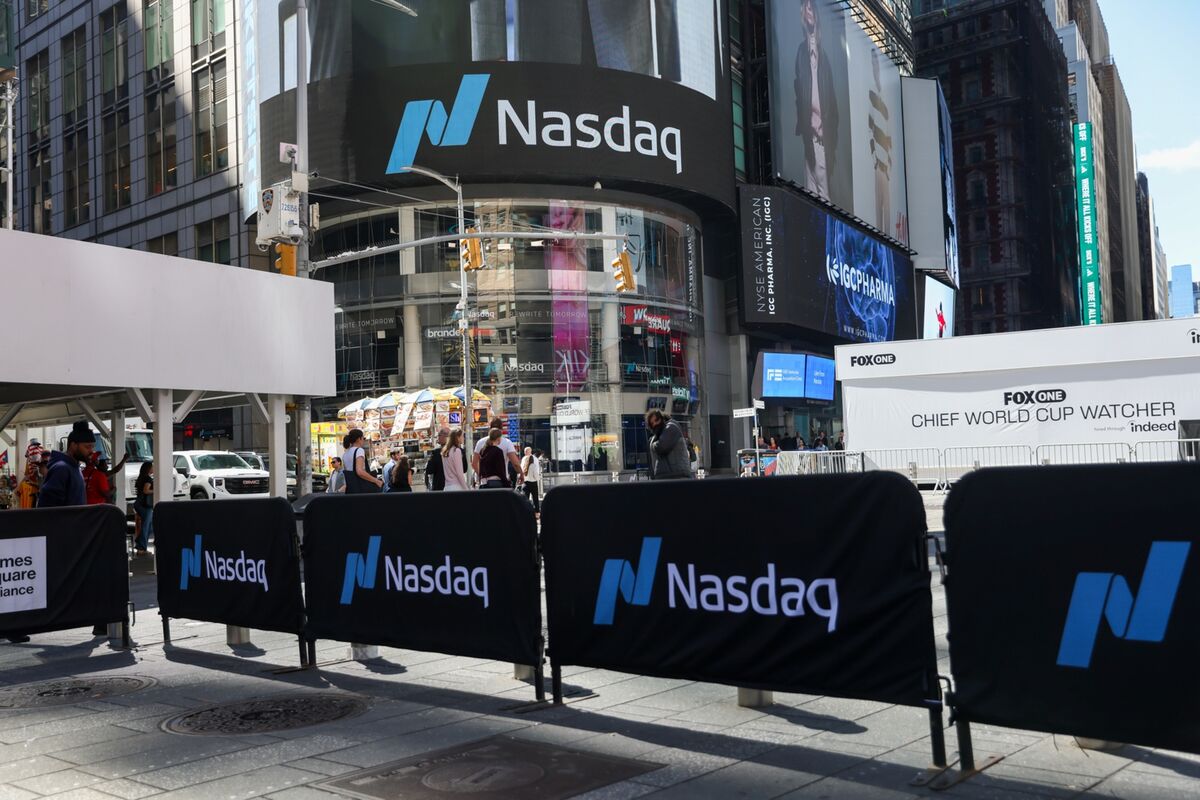 Tech Volatility Hits Highest Since Dot-Com Bust Next to S&P 500