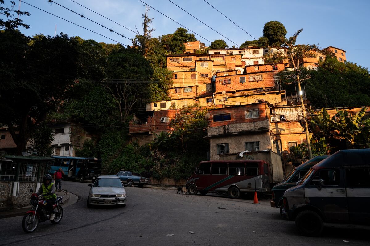 Venezuela Bond Rally Fades as Investors Price in Bleaker Outlook