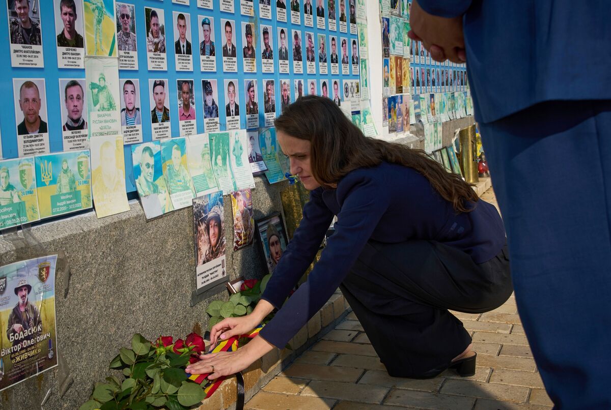Russian Drone Breach Dims Prospects for Peace, Romania Says