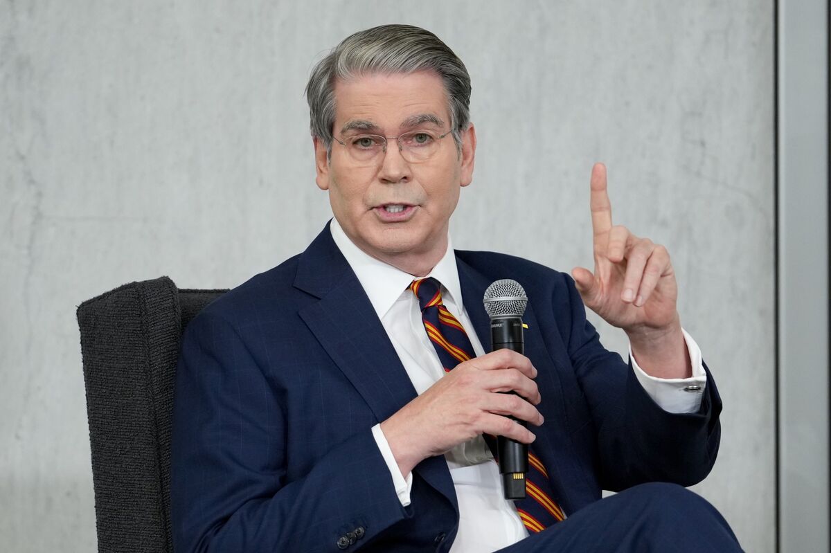 Bessent Still Sees Xi-Trump Meeting, Says All Options Are Open