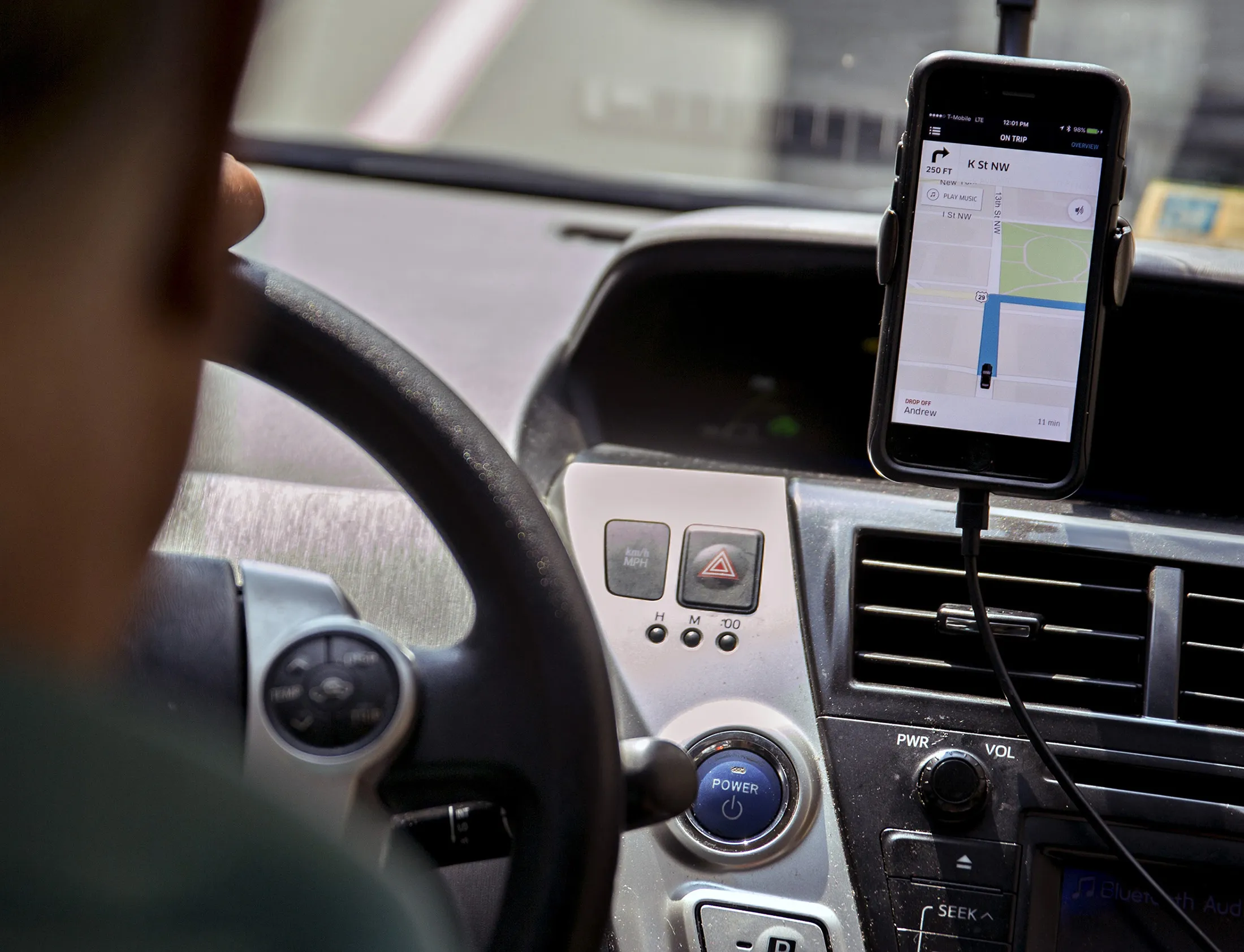 The Uber Technologies Inc. application is used for navigation on a smartphone during an Uber ride in Washington, D.C., U.S., on Wednesday, Aug. 31, 2016. In the first quarter of this year, Uber lost about $520 million before interest, taxes, depreciation and amortization, according to people familiar with the matter. In the second quarter the losses significantly exceeded $750 million.
