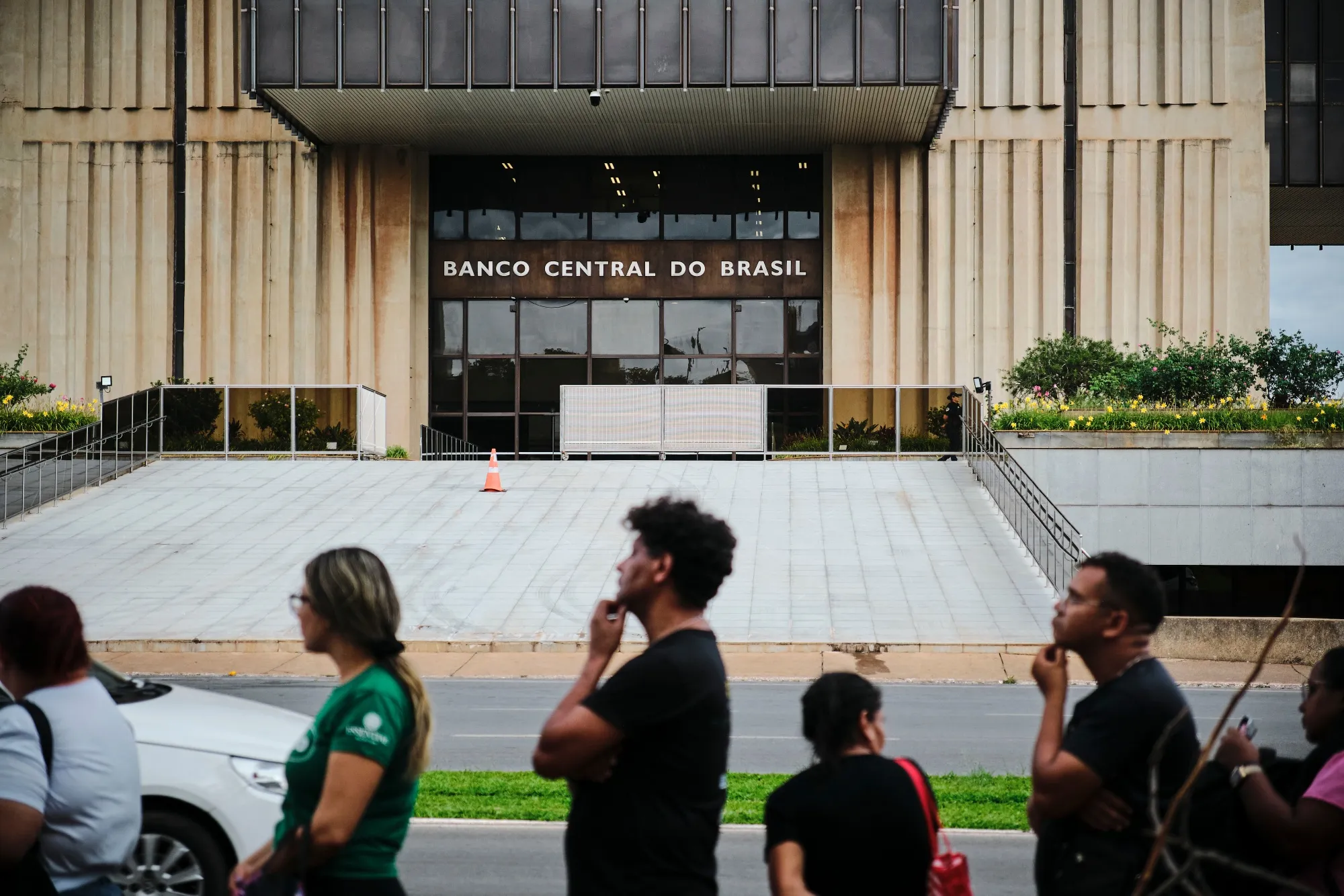 Brazil Central Bank to Hold Interest Rate - Bloomberg