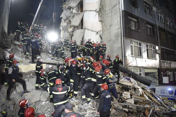 Seaside Building Collapses in Georgia Killing Five People