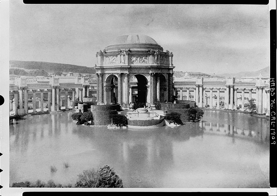 The Palace of Fine Arts as seen in a photo from the official souvenir view book of the 1915 Panama–Pacific International Exposition