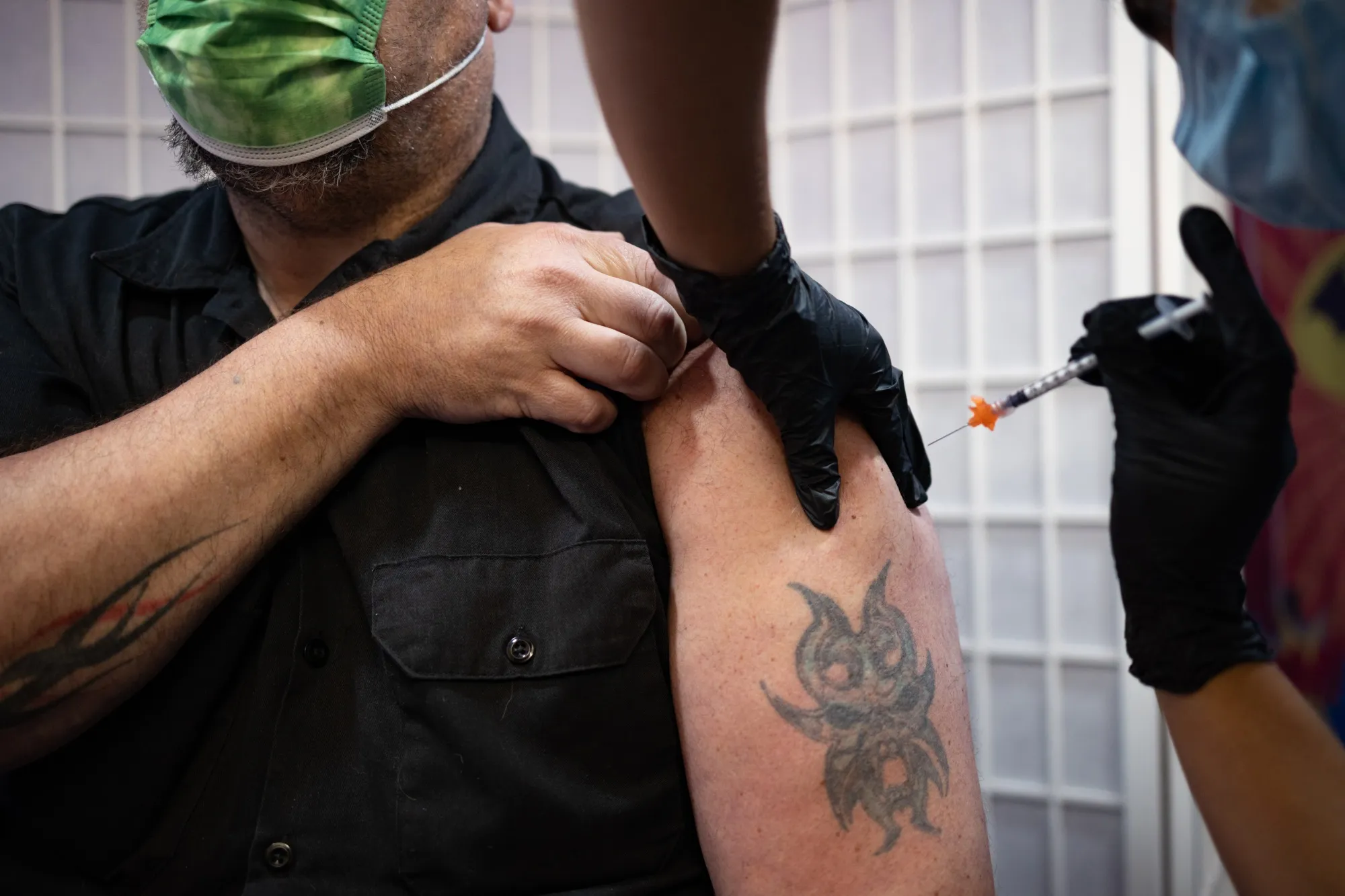 A patient gets a Covid shot.&nbsp;
