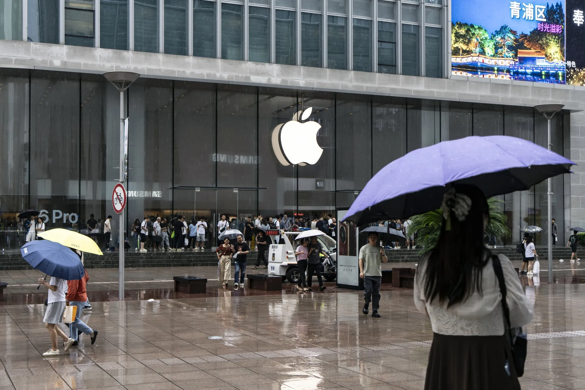 Apple’s AI iPhone features are still to arrive in China.