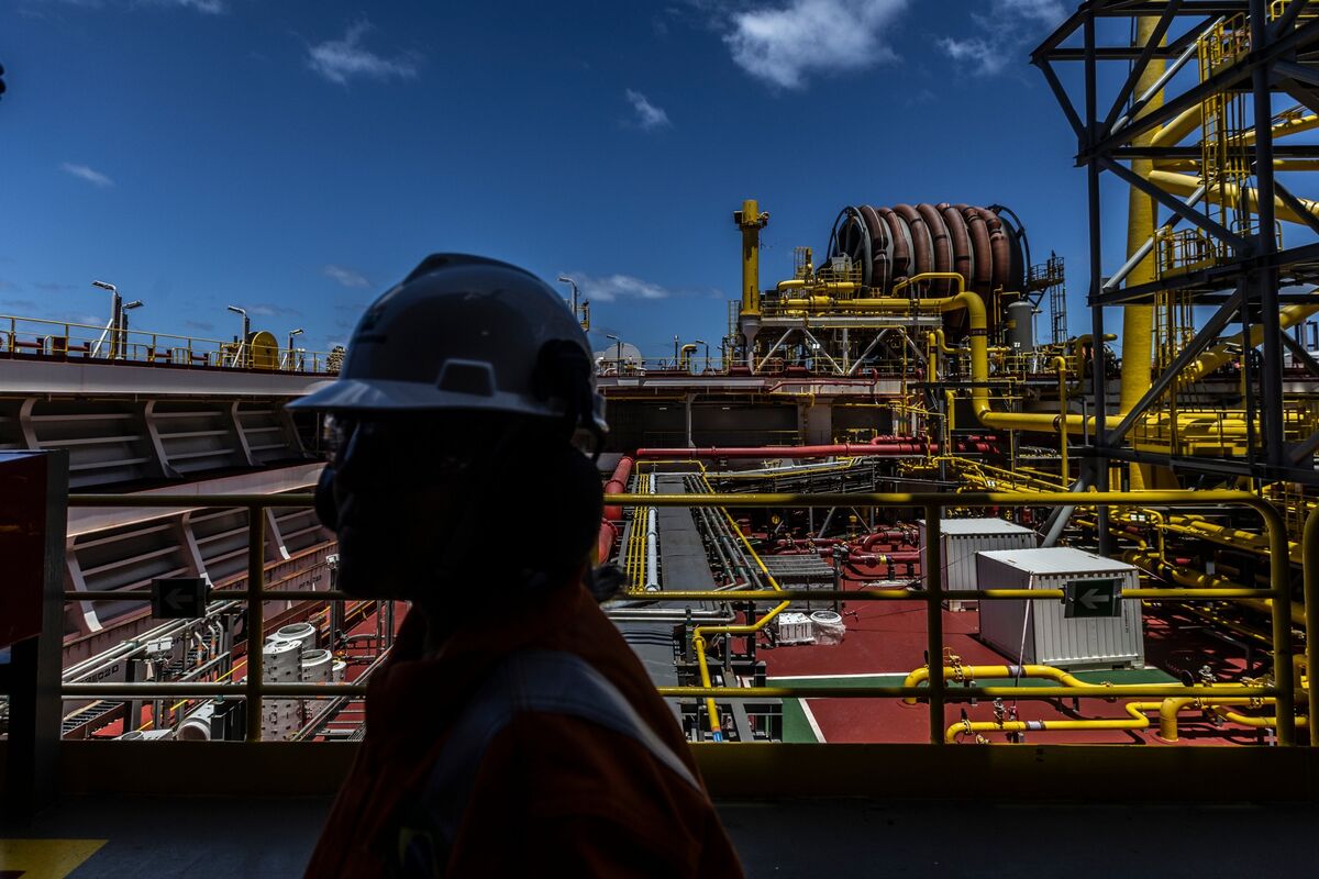 
                            Oil Steadies After Four-Day Rally With Focus on Iran Meeting